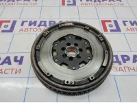 Маховик Renault Duster (HS) 123003948R. 2Х массовый.