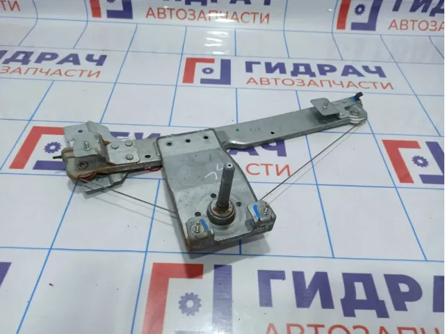 Стеклоподъемник механ. задний левый Renault Duster (HS) 8200733831.