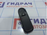 Кнопка стеклоподъемника переднего левого Renault Duster (HS) 254218614R.