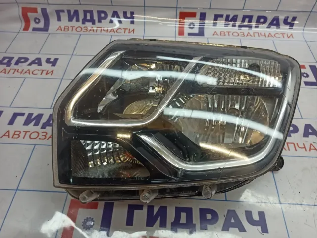 Фара левая Renault Duster (HS) 260605020R. Дефекты стекла.