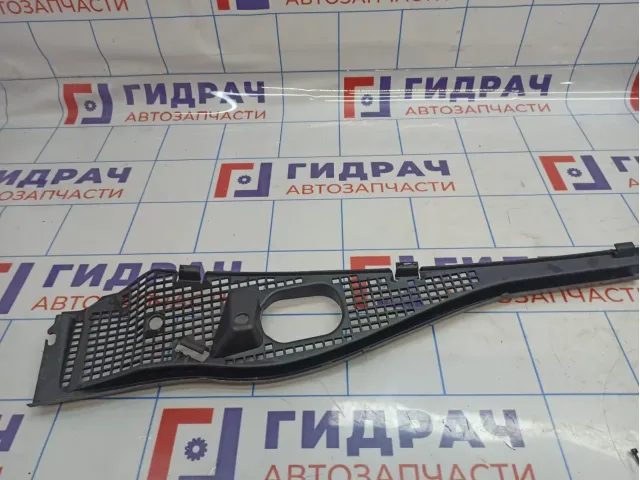 Решетка стеклоочистителей правая (планка под лобовое стекло) Renault Duster (HS) 8200294316.