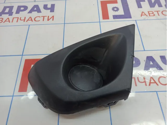 Заглушка противотуманной фары правая Renault Duster (HS) 263316044R. Царапины.