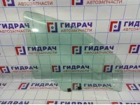 Стекло двери передней правой Renault Duster 803000544R.