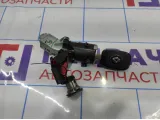 Замок зажигания Renault Duster 6001551102. Со вставкой замка передней левой двери.