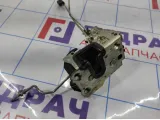 Замок двери передней правой Renault Duster 805026232R. С тягами.