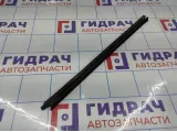 Уплотнитель стекла заднего левого Renault Duster 823310035R.