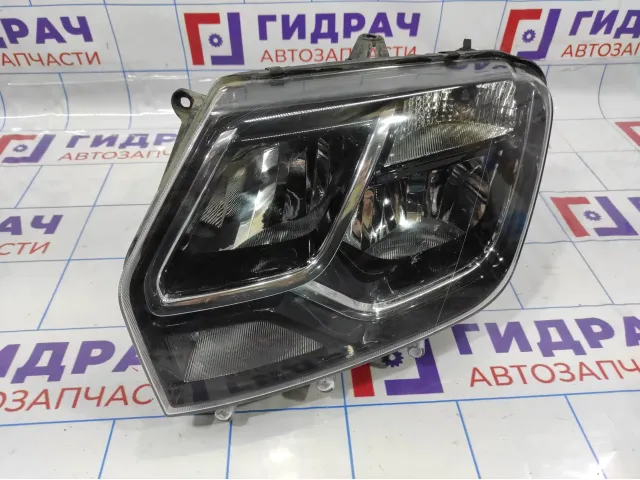 Фара левая Renault Duster 260605020R.