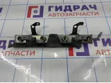 Рейка топливная (рампа) Renault Duster 175200117R. С кронштейном.