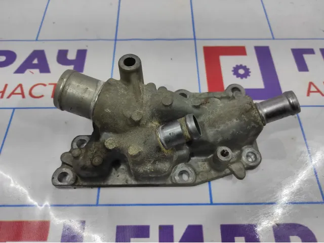 Фланец двигателя системы охлаждения Renault Duster 110604754R.