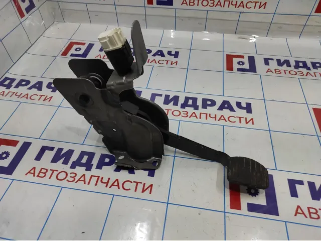 Педаль тормоза Renault Duster 465011105R.