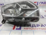 Фара правая Renault Duster 260107307R.Дефект стекла.
