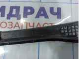 Решетка стеклооч. (планка под лобовое стекло) правая Renault Duster 8200294316.