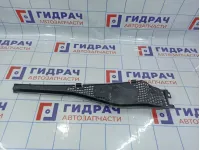 Решетка стеклооч. (планка под лобовое стекло) левая Renault Duster 8200825457.