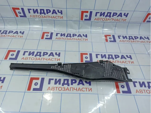 Решетка стеклооч. (планка под лобовое стекло) левая Renault Duster 8200825457.