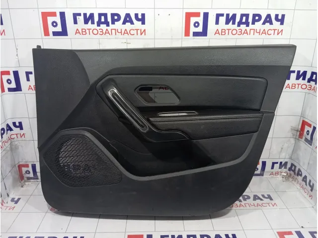 Обшивка двери передней правой Renault Duster 809008061R