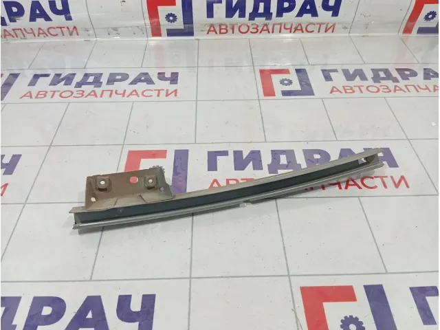 Направляющая стекла двери передней левой Renault Duster 802270216R