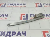 Направляющая стекла двери передней левой Renault Duster 802270216R