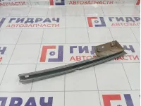 Направляющая стекла двери передней правой Renault Duster 802194833R Направляющая стекла двери передней правой Renault Duster 802194833R