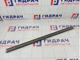 Уплотнитель стекла переднего левого Renault Duster 803314772R