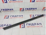Уплотнитель стекла переднего левого Renault Duster 803314772R