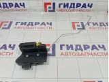 Замок двери задней левой Renault Duster 825037736R