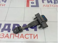 Ограничитель двери задний Renault Duster 824305607R