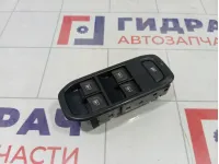 Блок управления стеклоподъемниками Renault Duster 809613649R