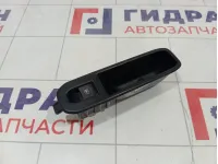 Кнопка стеклоподъемника задняя правая Renault Duster 254217475R