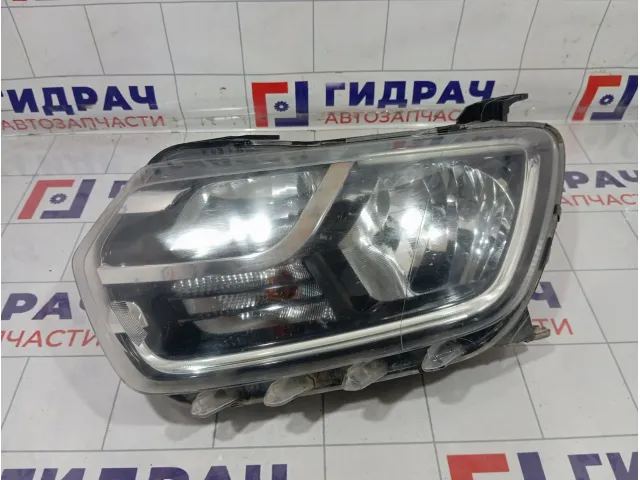 Фара левая Renault Duster 260608473R