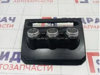 Блок управления климатической установкой Renault Duster 275105451R