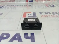 Разъем USB AUX Renault Duster 280230033R