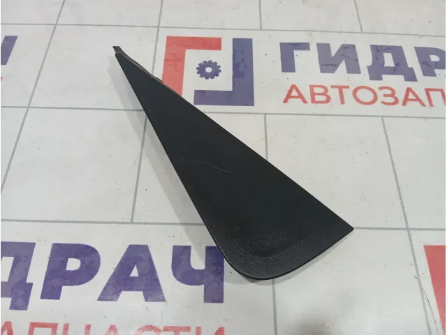 Накладка двери задней правой Renault Duster 990462231R