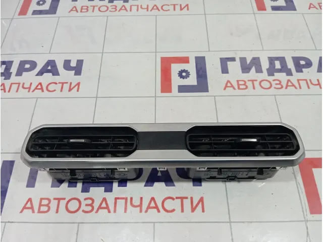 Дефлектор воздушный центральный Renault Duster