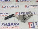 Рычаг, педаль стояночного тормоза Renault Duster 360102324R