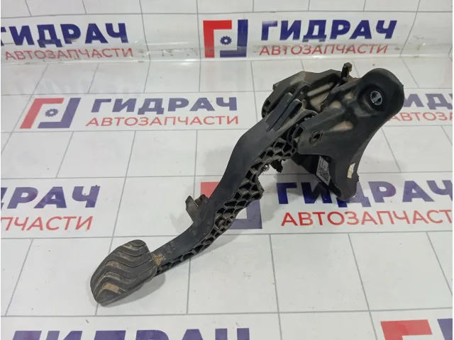 Педаль сцепления Renault Duster 465032674R