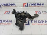 Педаль сцепления Renault Duster 465032674R