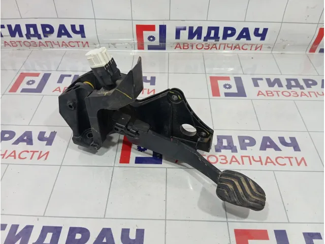 Педаль тормоза Renault Duster 465014548R