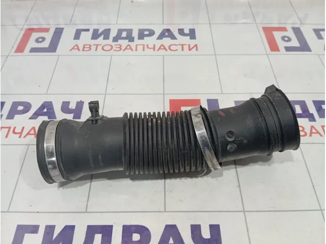 Патрубок воздушного фильтра Renault Duster 165757148R