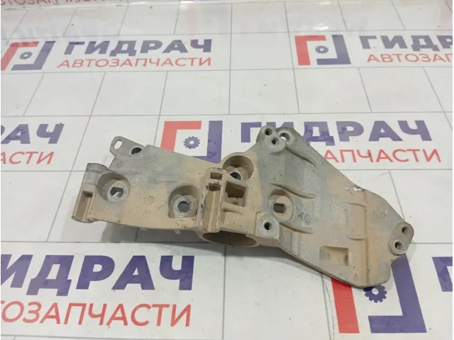 Кронштейн генератора Renault Duster 8200669494