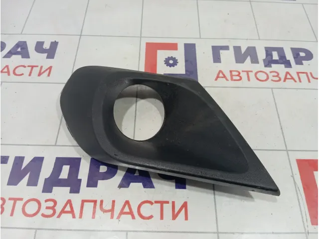 Накладка фары противотуманной передняя левая Renault Duster 261A36432R