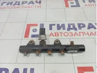 Топливная рампа (топливная рейка) Renault Duster 175210651R