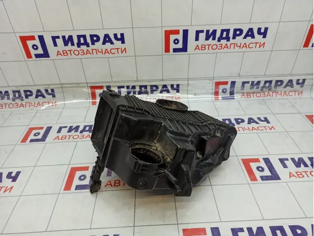 Корпус воздушного фильтра Renault Duster 165001258R
