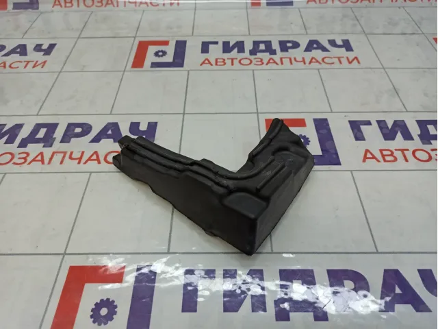 Накладка решетки стеклоочистителя левый Renault Duster 668925377R