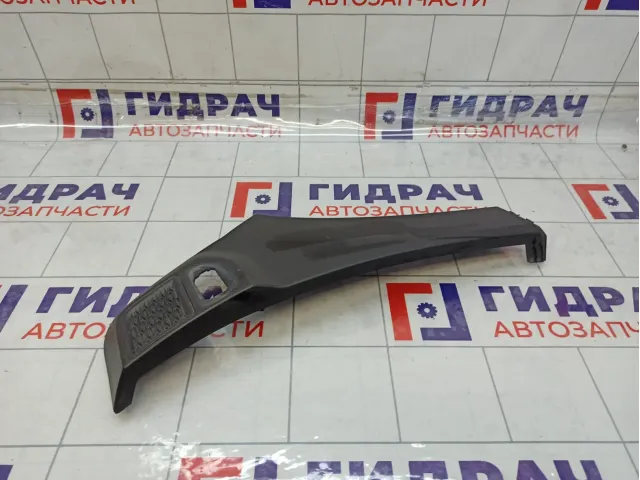 Накладка крыла переднего правого Renault Duster 638742077R