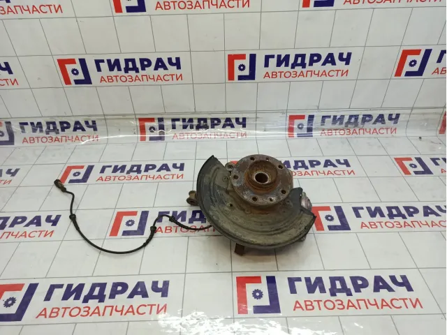 Кулак поворотный передний правый Renault Duster 8200881829