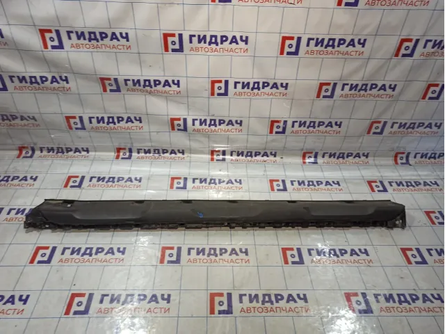 Накладка порога наружная правая Renault Duster 768505977R