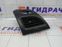 Дефлектор воздушный левый Renault Fluence 687610710R