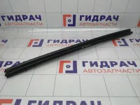 Уплотнитель стекла переднего правого Renault Fluence 803300029R
