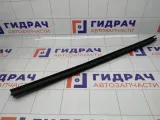 Уплотнитель стекла переднего правого Renault Fluence 803300029R