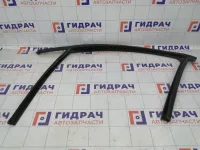 Уплотнитель стекла переднего левого Renault Fluence 803310030R